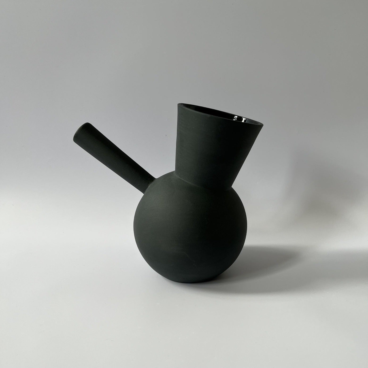 Abstract Watering Can - Caussa - Seedor